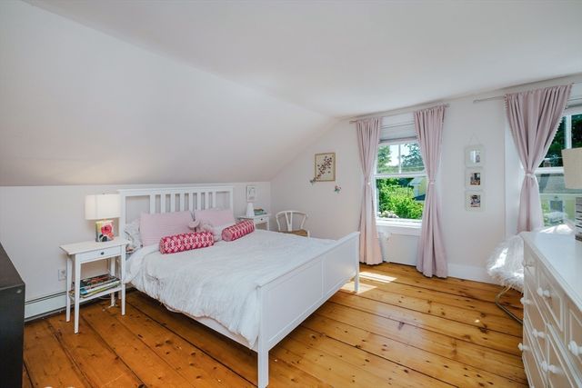423 South St, Holliston, MA 01746