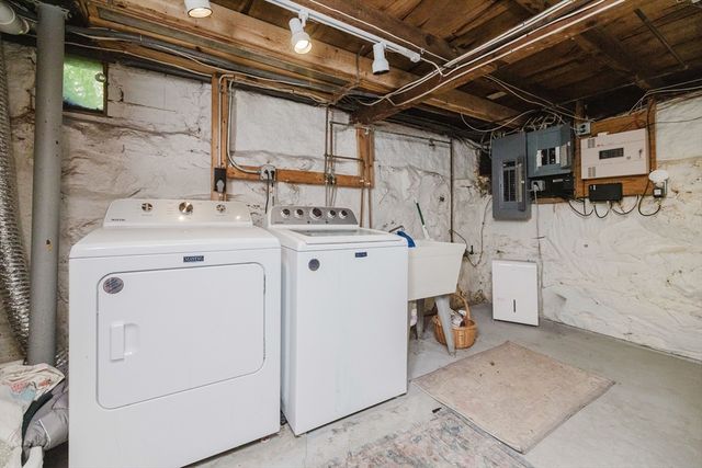 423 South St, Holliston, MA 01746