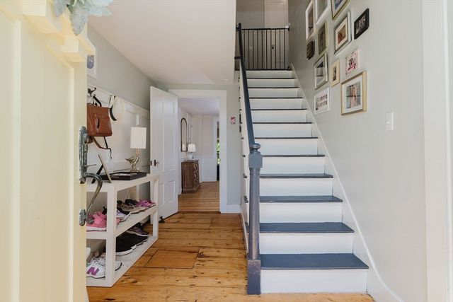 423 South St, Holliston, MA 01746