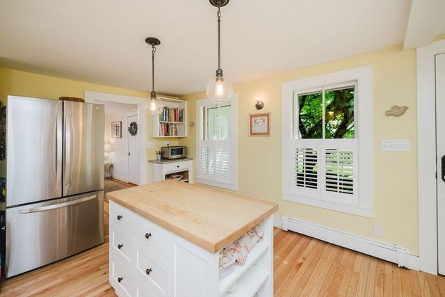 423 South St, Holliston, MA 01746