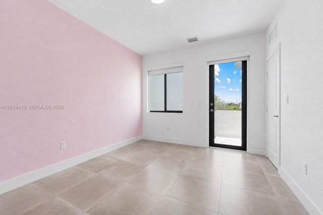 9174 SW 5th Ln, Miami, FL 33174