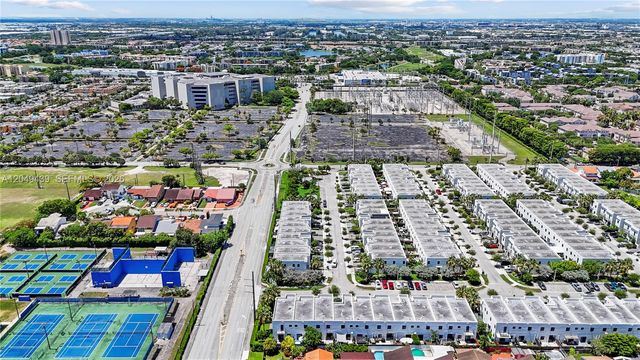 9174 SW 5th Ln, Miami, FL 33174