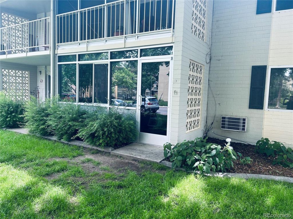 Image 5 of property listing at 600 S Clinton, Denver, CO 80247