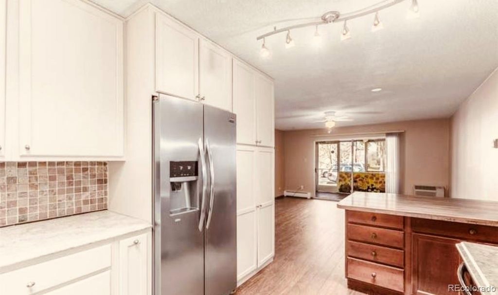 Image 8 of property listing at 600 S Clinton, Denver, CO 80247