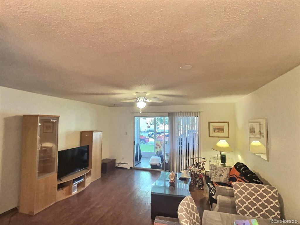 Image 10 of property listing at 600 S Clinton, Denver, CO 80247