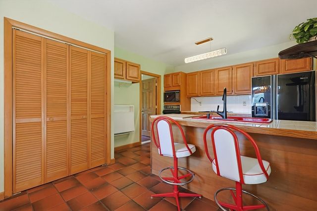 42 Jolicoeur Ave, Spencer, MA 01562
