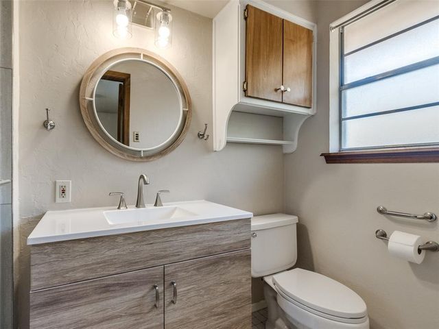 229 Chaucer Crescent Street, Midwest City, OK 73130