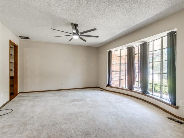 229 Chaucer Crescent Street, Midwest City, OK 73130