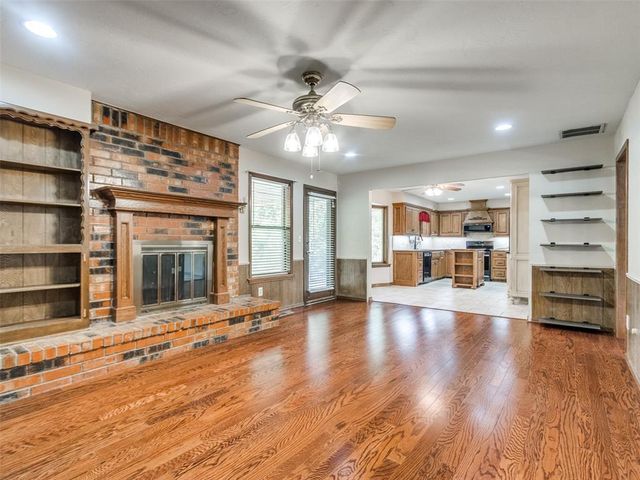 229 Chaucer Crescent Street, Midwest City, OK 73130