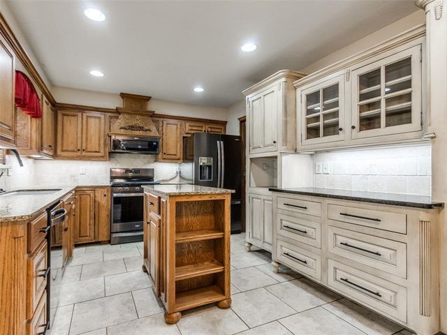 229 Chaucer Crescent Street, Midwest City, OK 73130