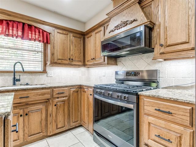 229 Chaucer Crescent Street, Midwest City, OK 73130