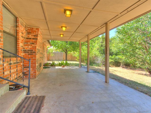229 Chaucer Crescent Street, Midwest City, OK 73130