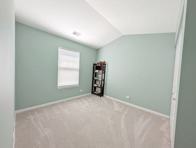 208 Wildflower Street, Des Plaines, IL 60016