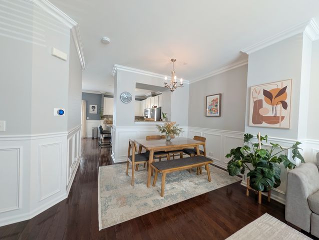 208 Wildflower Street, Des Plaines, IL 60016