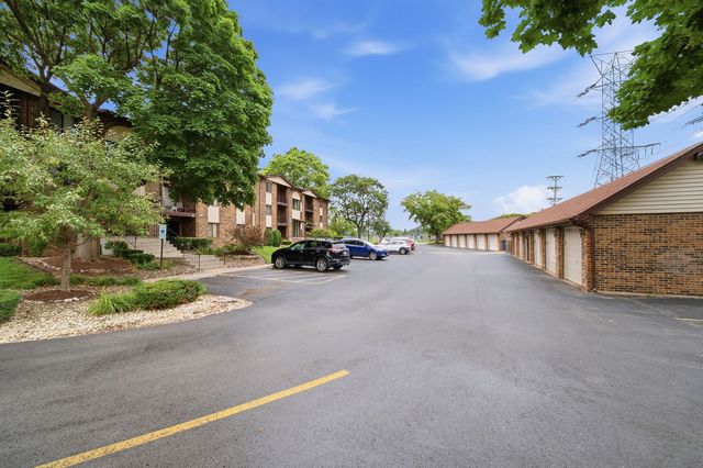 13913 Laramie Avenue 112, Crestwood, IL 60418