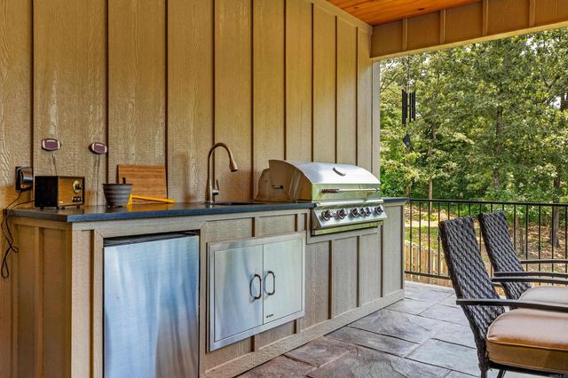 127 Rosecreek Court, Hot Springs, AR 71901