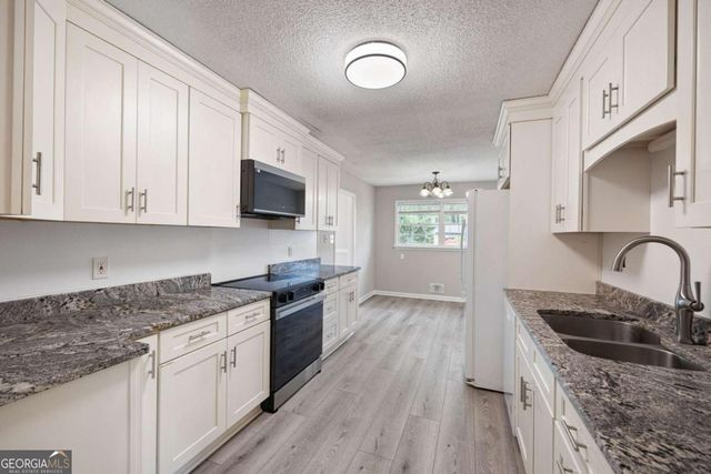 86 Pioneer Trail, Marietta, GA 30068