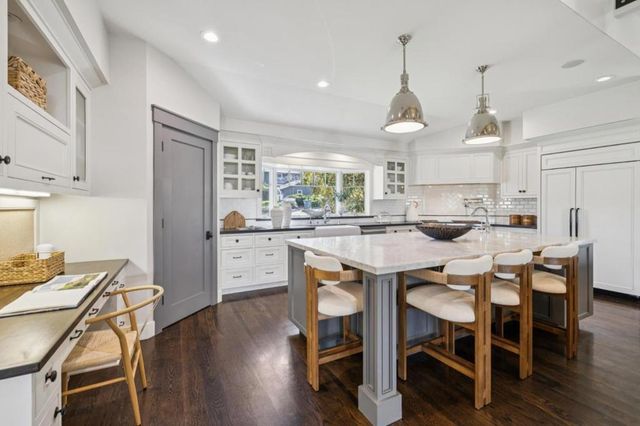 1030 Deanna Drive, Menlo Park, CA 94025