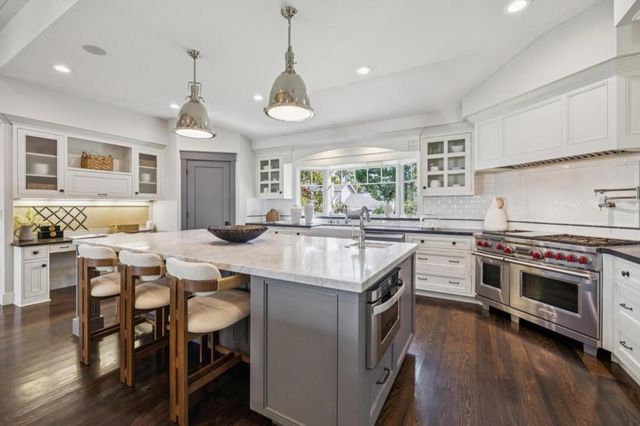 1030 Deanna Drive, Menlo Park, CA 94025