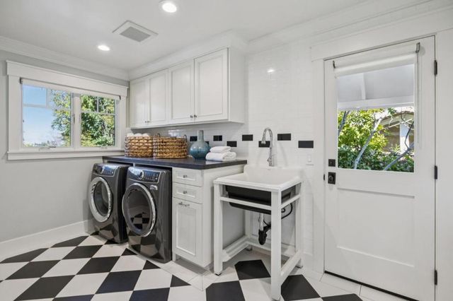 1030 Deanna Drive, Menlo Park, CA 94025