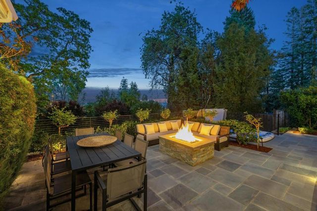 1030 Deanna Drive, Menlo Park, CA 94025