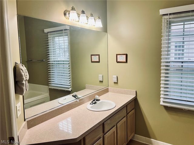 4261 Lake Harbour Way NW, Avon, OH 44011