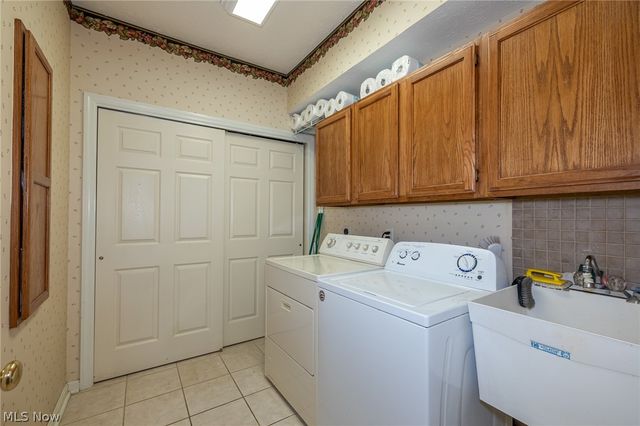 4261 Lake Harbour Way NW, Avon, OH 44011