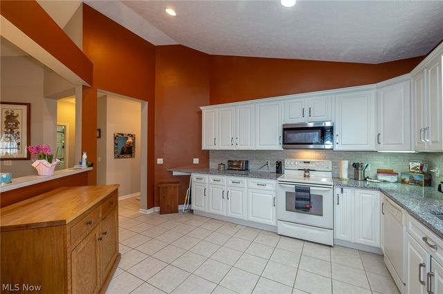 4261 Lake Harbour Way NW, Avon, OH 44011