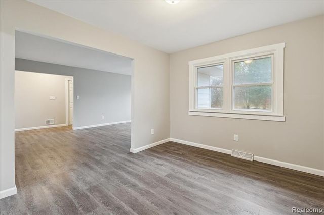 15635 Martinsville Road, Van Buren, MI 48111