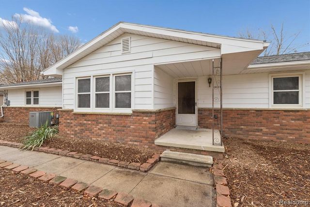 15635 Martinsville Road, Van Buren, MI 48111