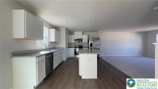 2719 Barnes Court, Allentown City, PA 18103