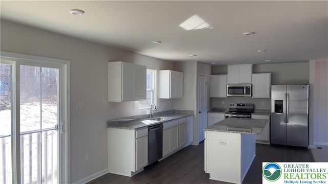 2719 Barnes Court, Allentown City, PA 18103