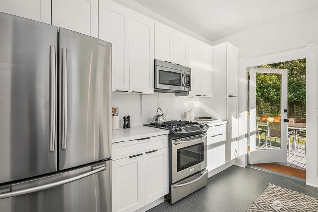 932 29th Avenue, Seattle, WA 98122