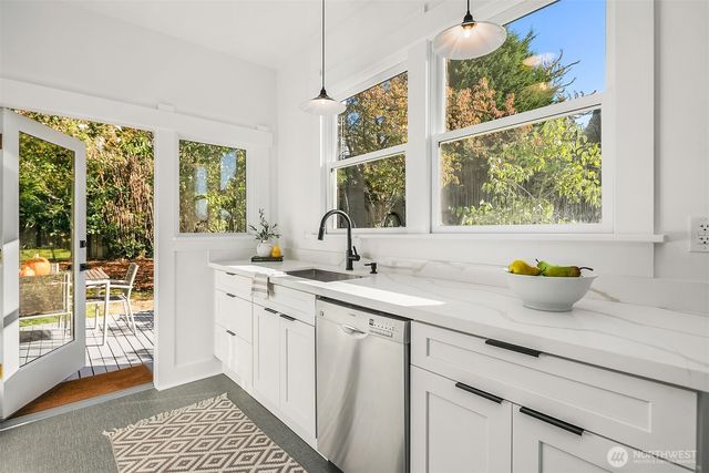 932 29th Avenue, Seattle, WA 98122