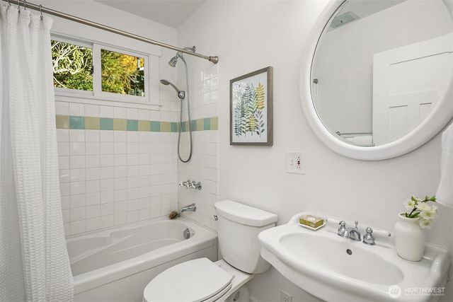 932 29th Avenue, Seattle, WA 98122