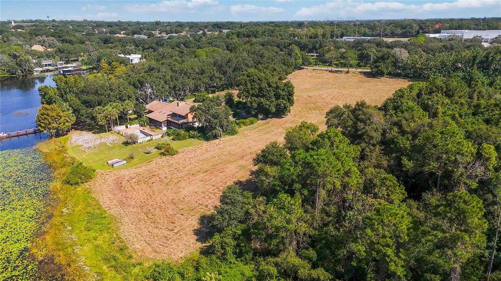 Image 4 of property listing at 4226 DOWNEAST LANE, Windermere, FL 34786