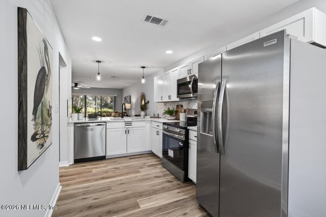 7701 BAYMEADOWS Circle W 1093, Jacksonville, FL 32256