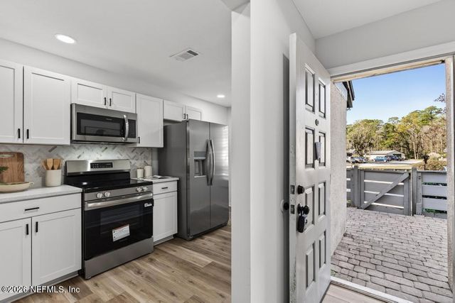 7701 BAYMEADOWS Circle W 1093, Jacksonville, FL 32256