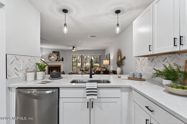 7701 BAYMEADOWS Circle W 1093, Jacksonville, FL 32256