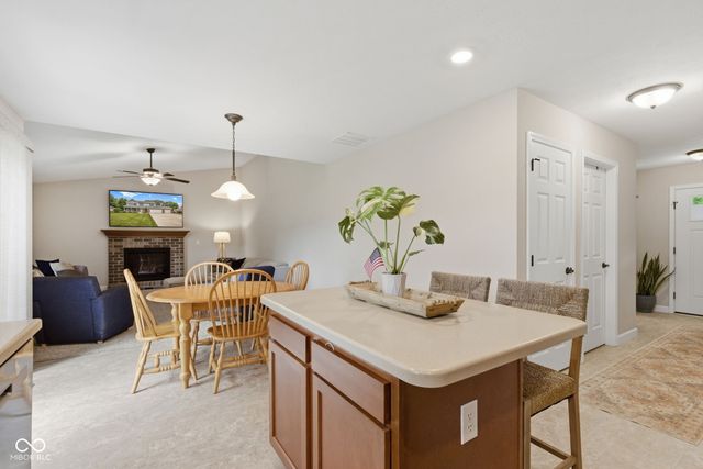 425 S Bridge Water Lane, Muncie, IN 47304