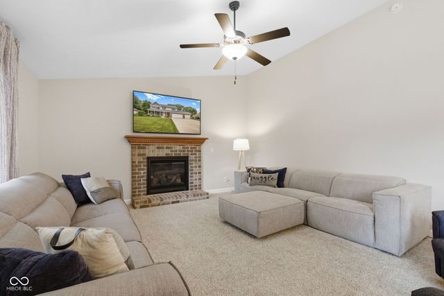 425 S Bridge Water Lane, Muncie, IN 47304