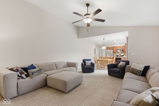425 S Bridge Water Lane, Muncie, IN 47304