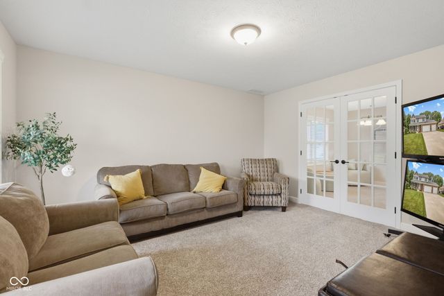 425 S Bridge Water Lane, Muncie, IN 47304