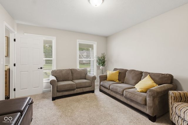 425 S Bridge Water Lane, Muncie, IN 47304
