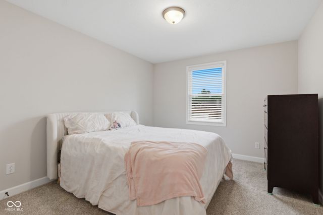 425 S Bridge Water Lane, Muncie, IN 47304