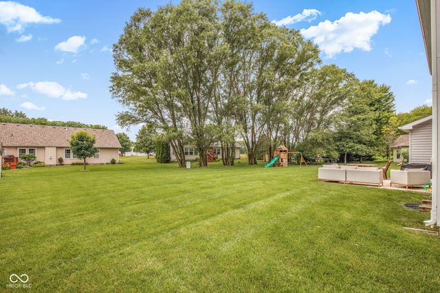 425 S Bridge Water Lane, Muncie, IN 47304