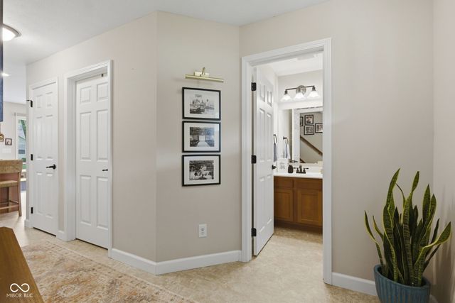 425 S Bridge Water Lane, Muncie, IN 47304