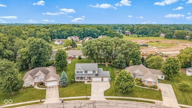 425 S Bridge Water Lane, Muncie, IN 47304