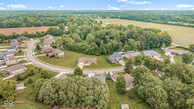 425 S Bridge Water Lane, Muncie, IN 47304