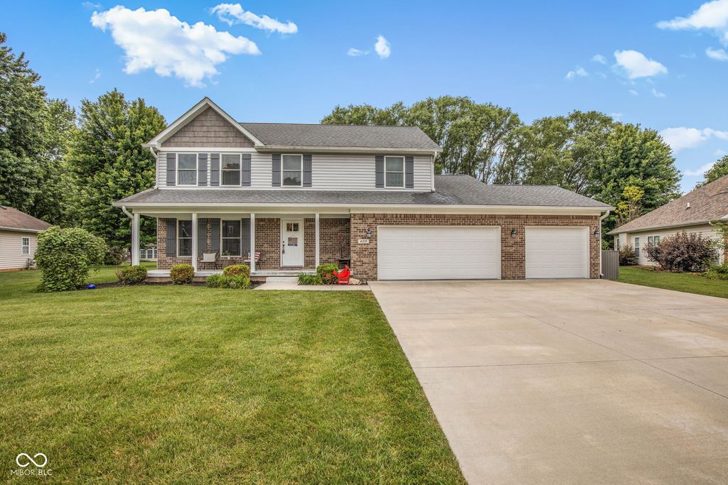 425 S Bridge Water Lane, Muncie, IN 47304